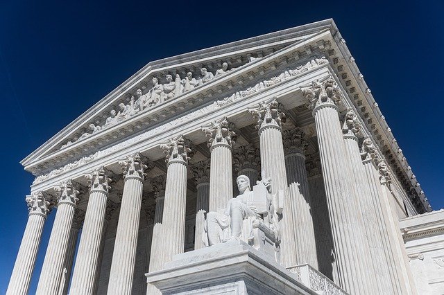 Image of the entrance to the United States Supreme Court building.