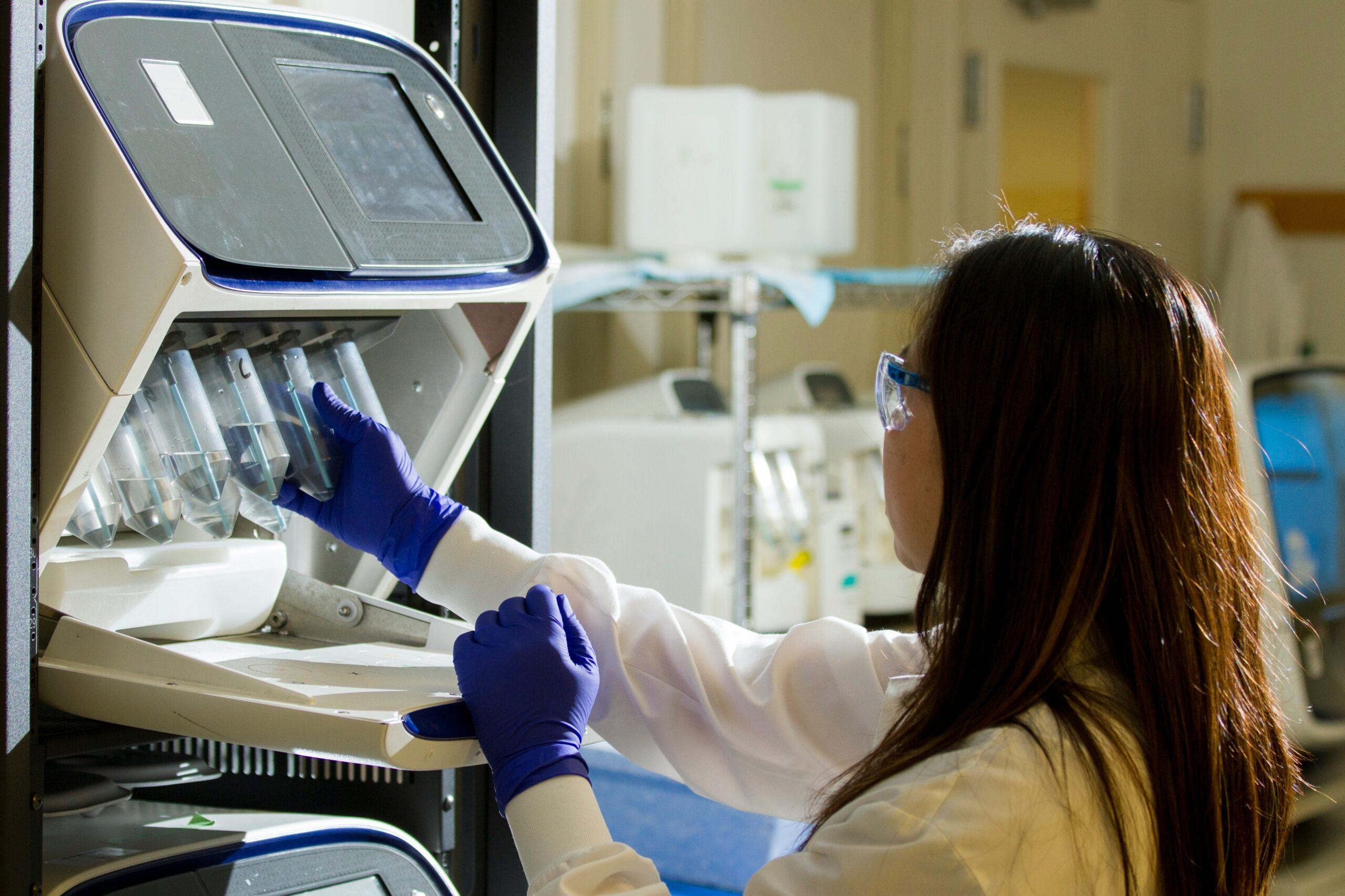 Discover the privacy, confidentiality, and compliance challenges of AI in clinical trials, from HIPAA and FDA rules to AI vendor risks.